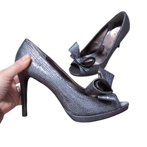 Moda Bow Sequin Glitter High Heels Pewter Gray women's size 7.5